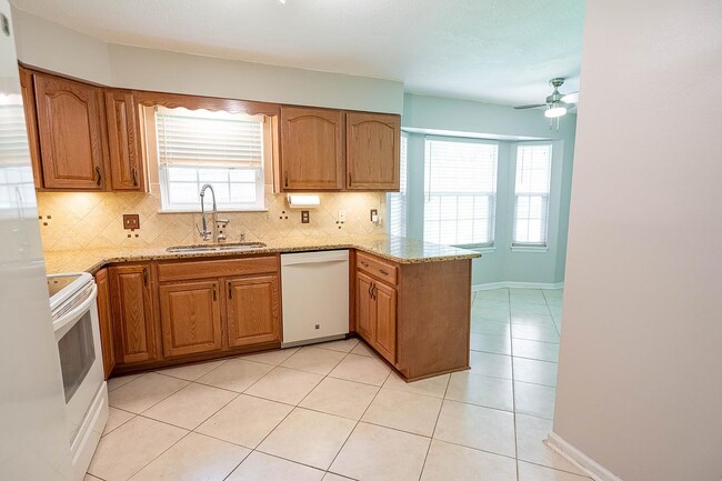 Building Photo - 4679 Inisheer Dr