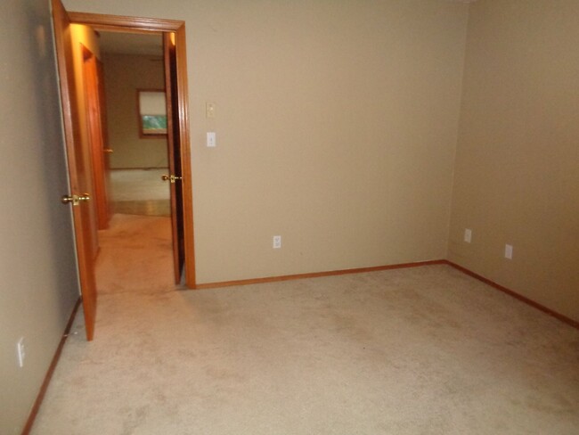 Building Photo - 417 Cobbs Creek Rd