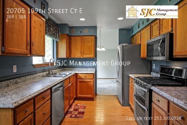 Building Photo - Beautiful 3 bedroom, 2.5 bath, 1800 sq ft ...