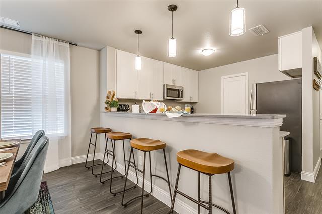 Building Photo - 901 Juno Ln