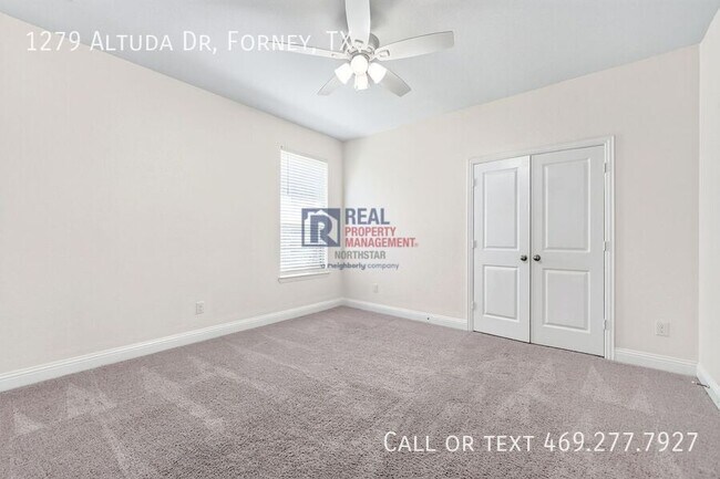 Building Photo - 1279 Altuda Dr
