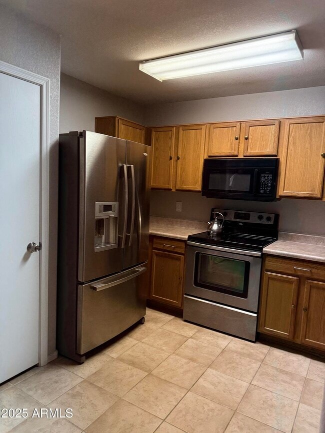 Building Photo - 678 W Kingman Loop