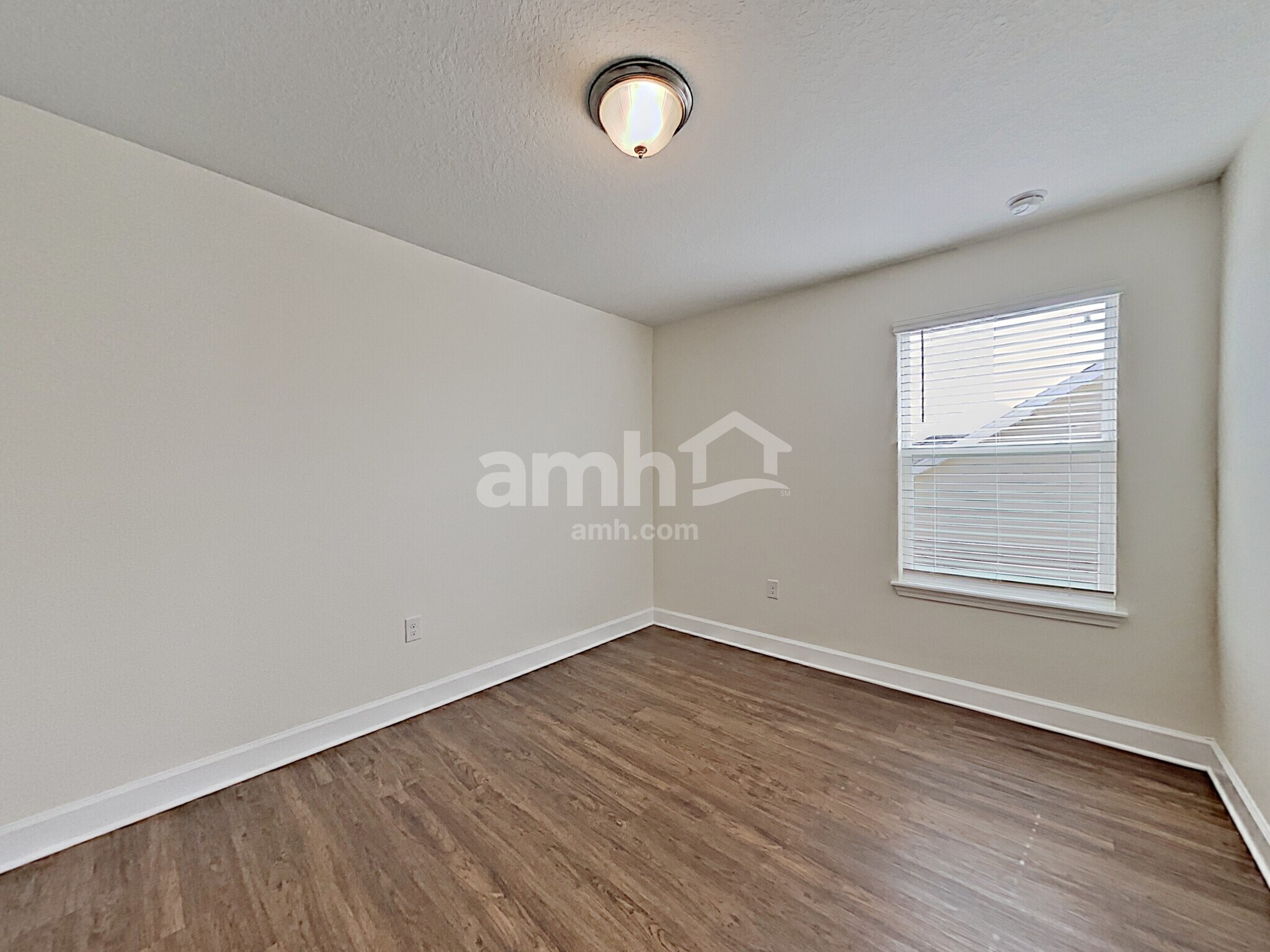 Building Photo - 322 Pine Terrace Dr