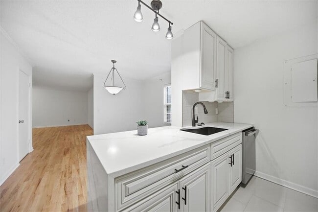 Building Photo - 26 Arpege Way NW