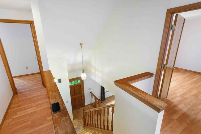 Building Photo - 12323 SW Millview Ct