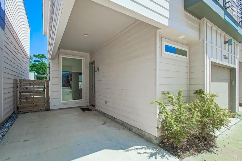 Building Photo - 9855 Red Stick Crossing Ave
