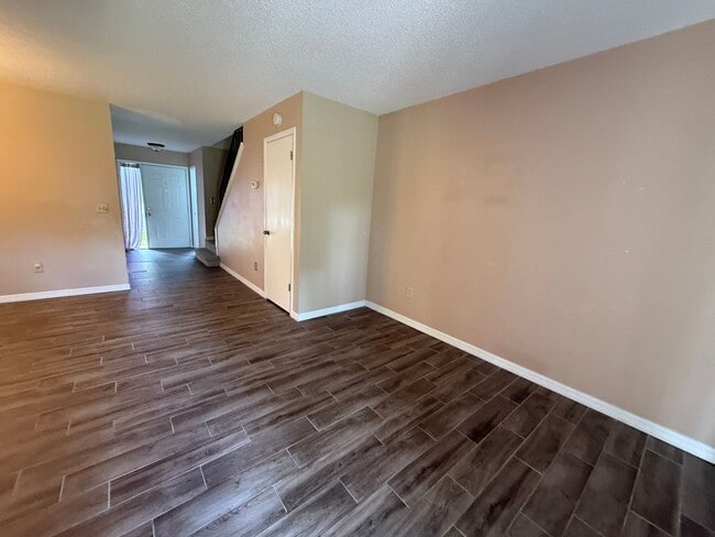 Building Photo - !!!Move In Special!!! 3/2.5 IN BEACON HILL...