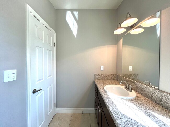 Building Photo - 267 Via las Casitas