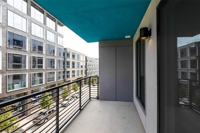 Building Photo - 1701 Simond Ave Ave