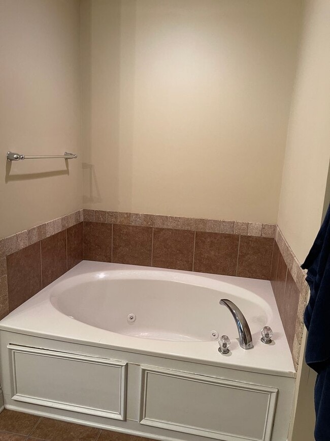 Building Photo - 417 Cabernet Dr