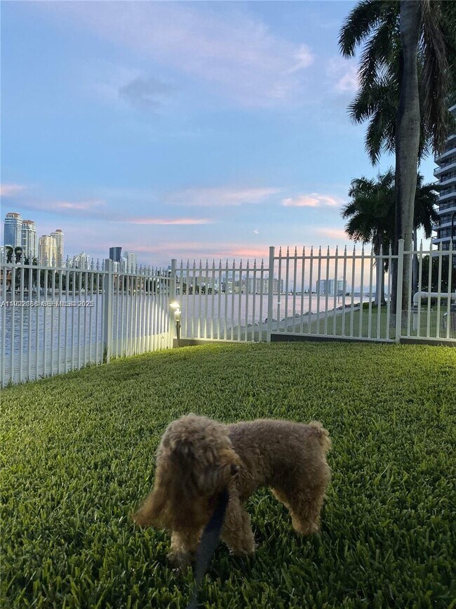 Building Photo - 3500 Mystic Pointe Dr