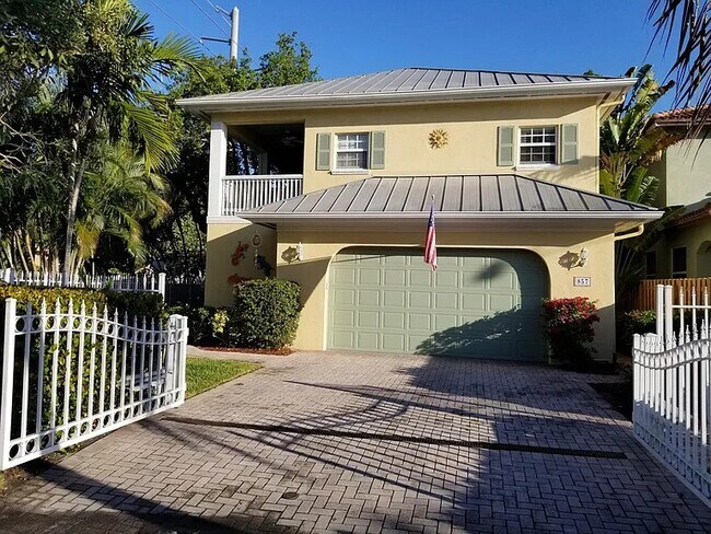 Primary Photo - 857 SW 11th Ct