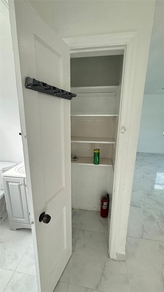 Building Photo - 832 NW 10th St