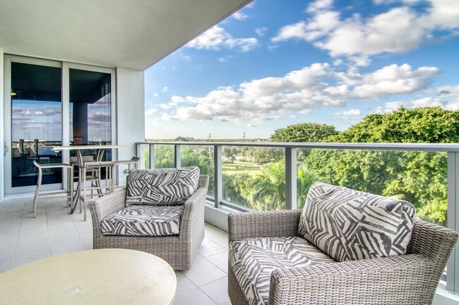 Building Photo - 1 Water Clb Wy