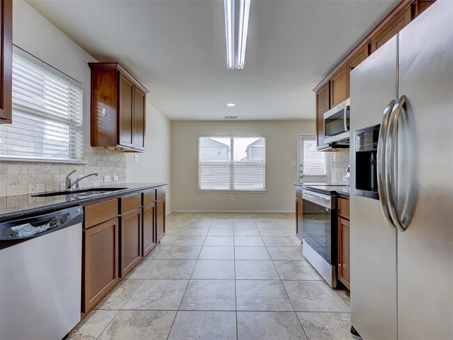 Building Photo - 180 Housefinch Loop