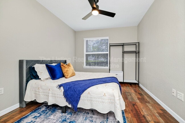 Building Photo - 2954 Sadina St