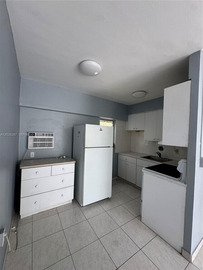 Building Photo - 10281 E Bay Harbor Dr
