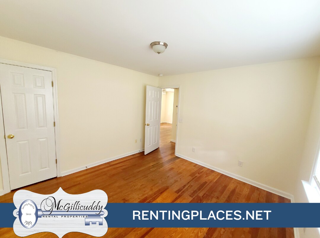 Building Photo - 1202 Holden Dr