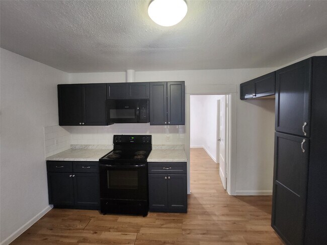 Building Photo - 3206 Anita St