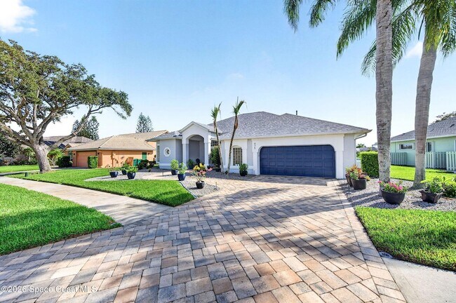 Building Photo - 975 Wildwood Dr