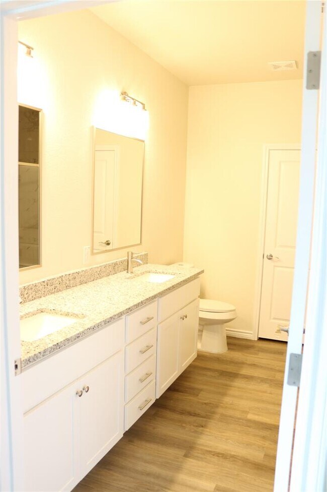 Building Photo - 515 Whirlaway Dr