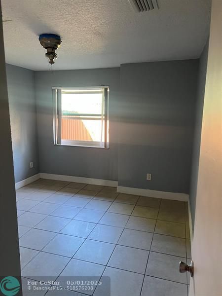 Building Photo - 18043 NW 40th Pl