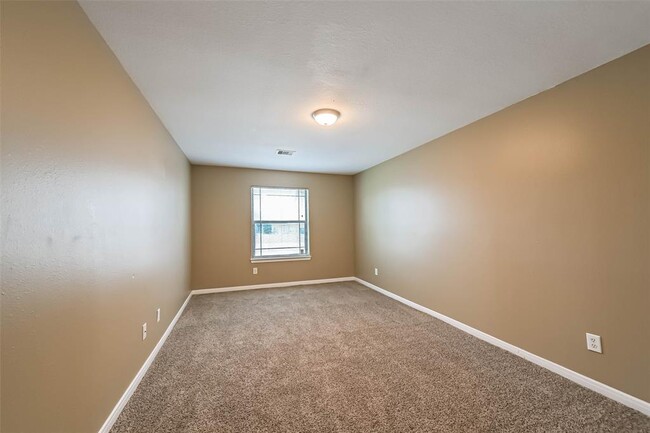 Building Photo - 4645 Knoxville St