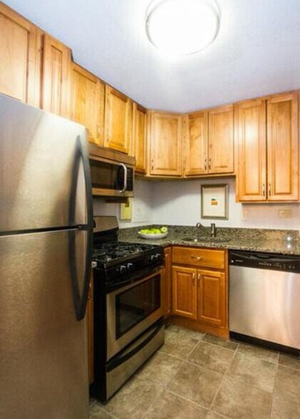 Kitchen - 2030 N Adams St