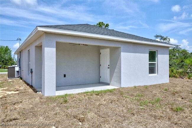 Building Photo - 1525 Chatsworth St