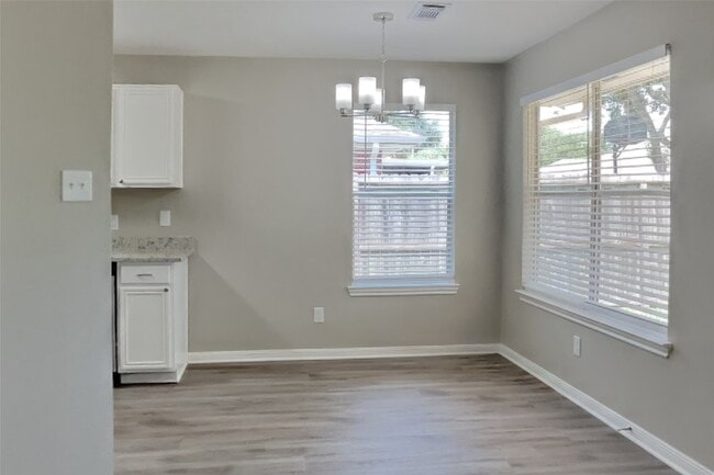 Building Photo - 4519 Kimball Dr