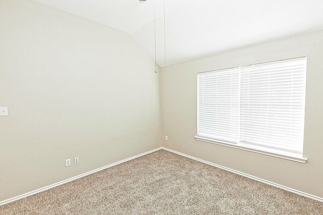 Building Photo - 4009 Hidden Meadow Ct