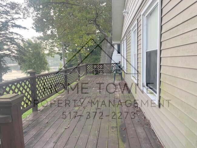 Building Photo - 5935 Twin Oaks Dr