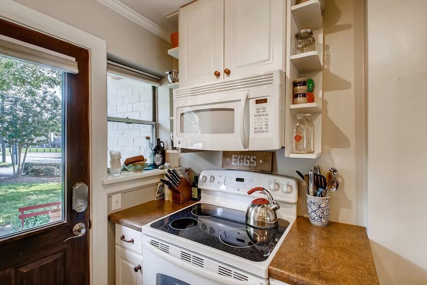 Building Photo - 512 Chesterfield Ave