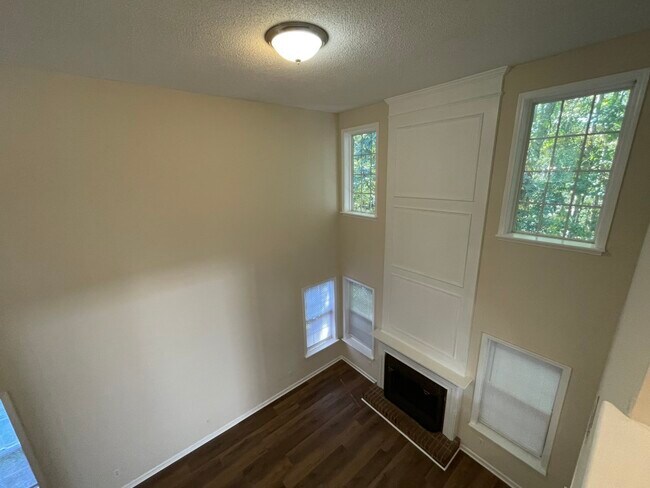 Building Photo - 113 Gingerlilly Ct