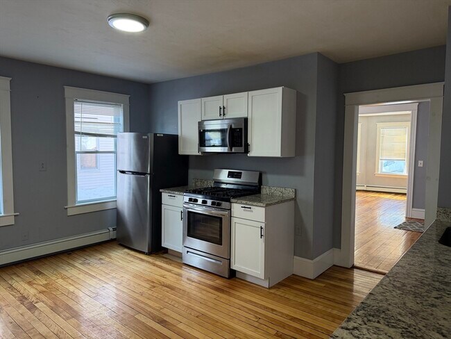 Building Photo - 143 Pilgrim Ave