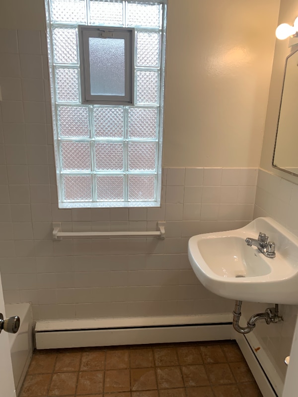 Building Photo - 877 St Paul Ave