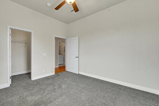 Building Photo - $2,045.00, 2-bed, 2-bath, located in Denve...