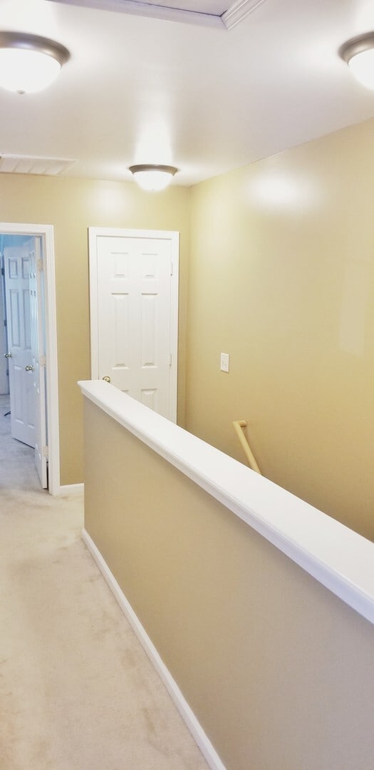 Building Photo - Stunning Town Home in Popular Liberty Hall