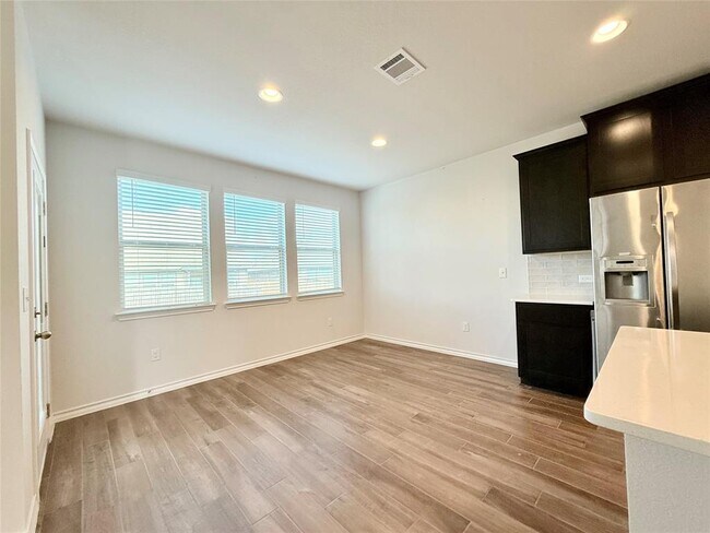 Building Photo - 7506 Elk Grove Path