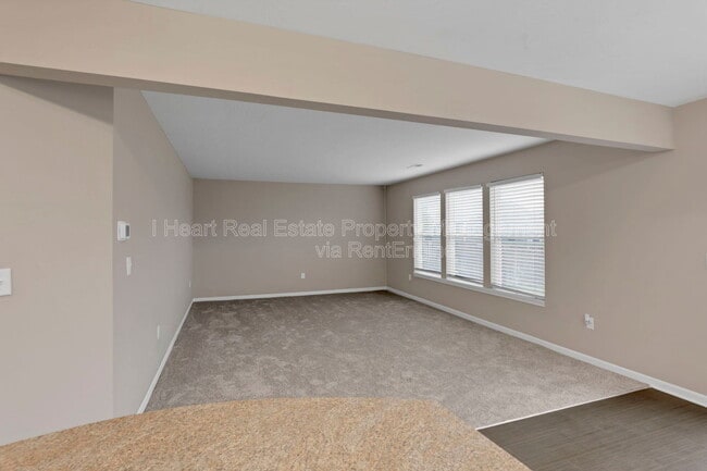 Building Photo - 7449 Sugarbark Dr