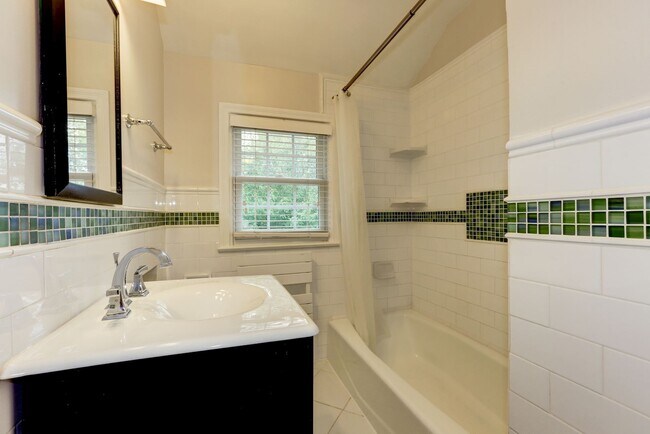 Building Photo - 4933 47th St NW