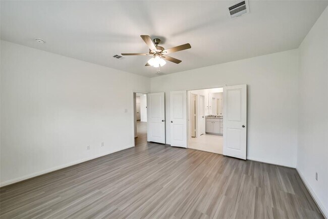 Building Photo - 11615 Moltere Dr