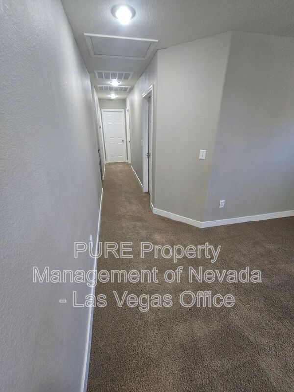 Building Photo - 9389 Black Wolf Ave