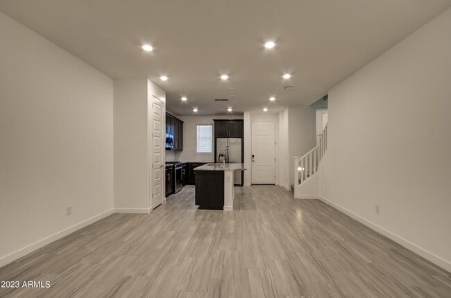 Building Photo - 1087 E Chapman Dr