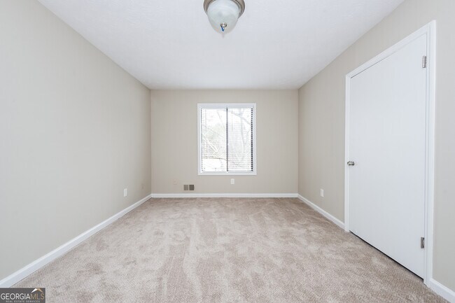 Building Photo - 120 Avalon Way