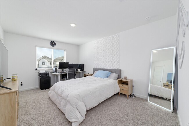 Building Photo - 12315 Churchill downs Dr