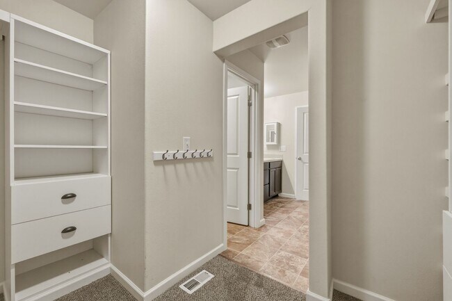 Building Photo - MOVE IN READY NOW! A/C! Multi generational living? Home office? Tumwater School District