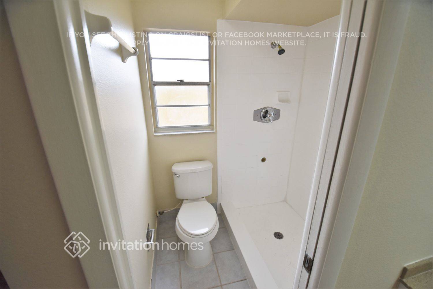 Building Photo - 3405 Santa Barbara Blvd