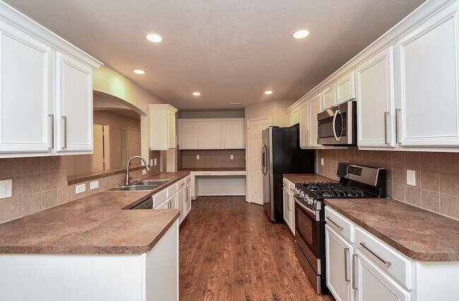 Building Photo - 1115 Eden Park Ln