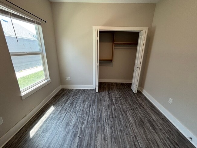 Building Photo - Spacious 3BR Home with Granite Kitchen & Covered Patio Near 53rd & Meridian